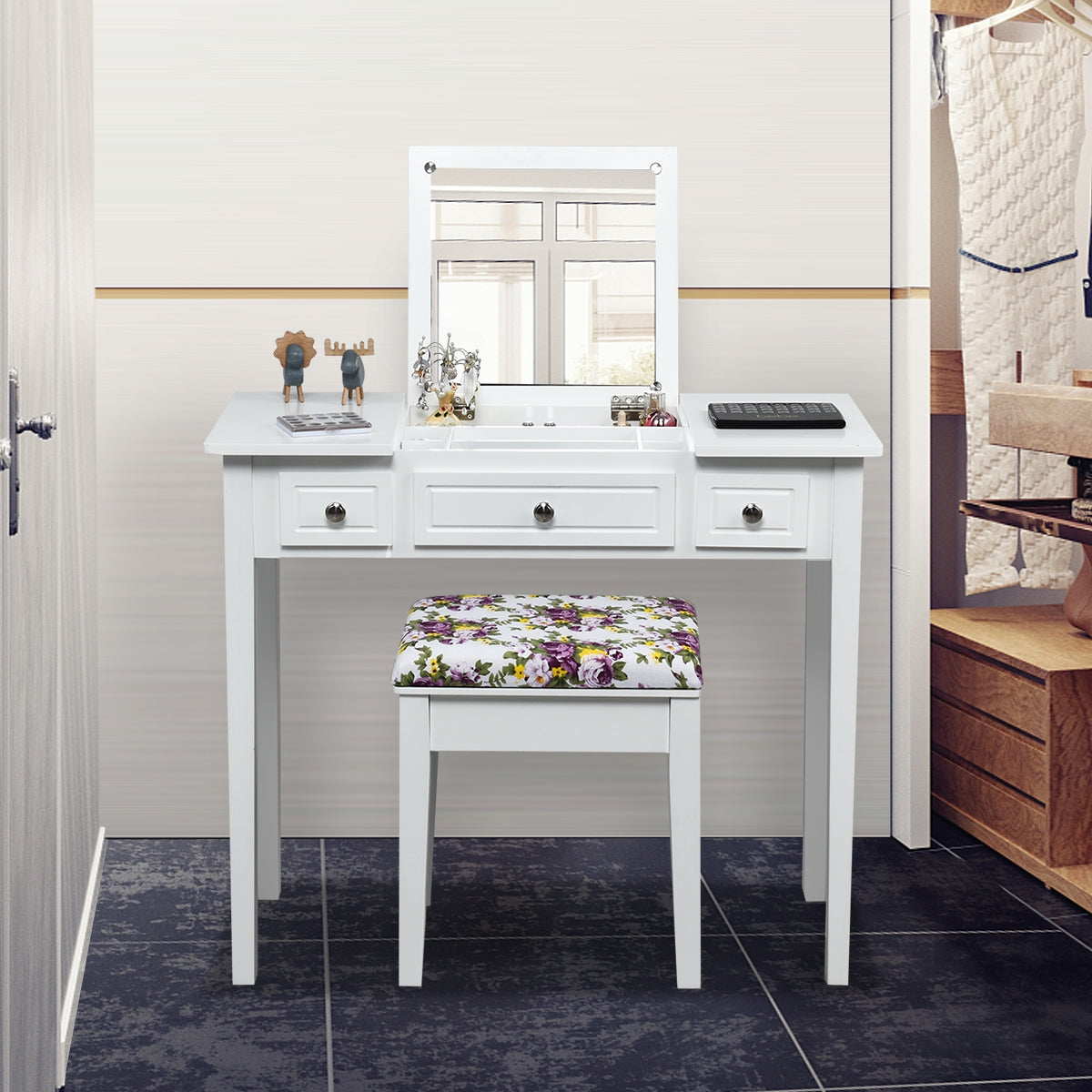 Vanity Table with mirror and drawers